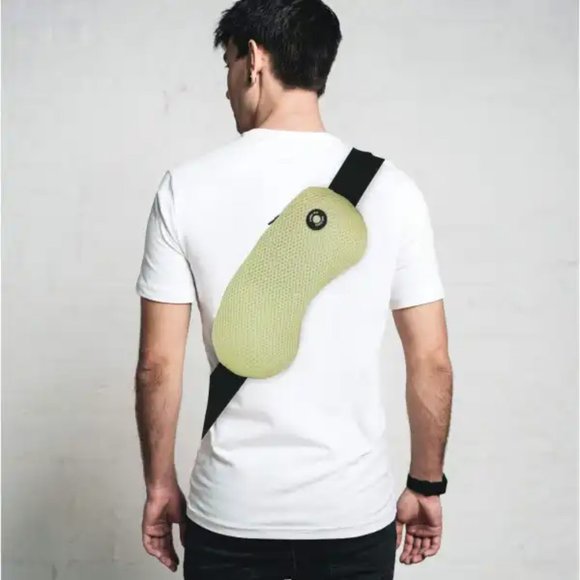 NWT Invigorate Vibrating Body Massage Belt - Blue - Picture 3 of 4